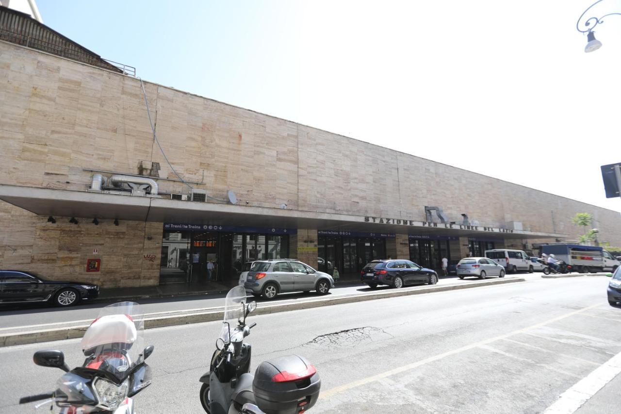Appartamento Vicino Stazione Termini E Colosseo Roma Exterior foto